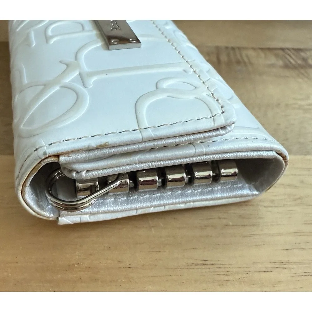 Pinky and Dianne Folding Snap Key Card Case Holder White‎ Leather Embossed Logo